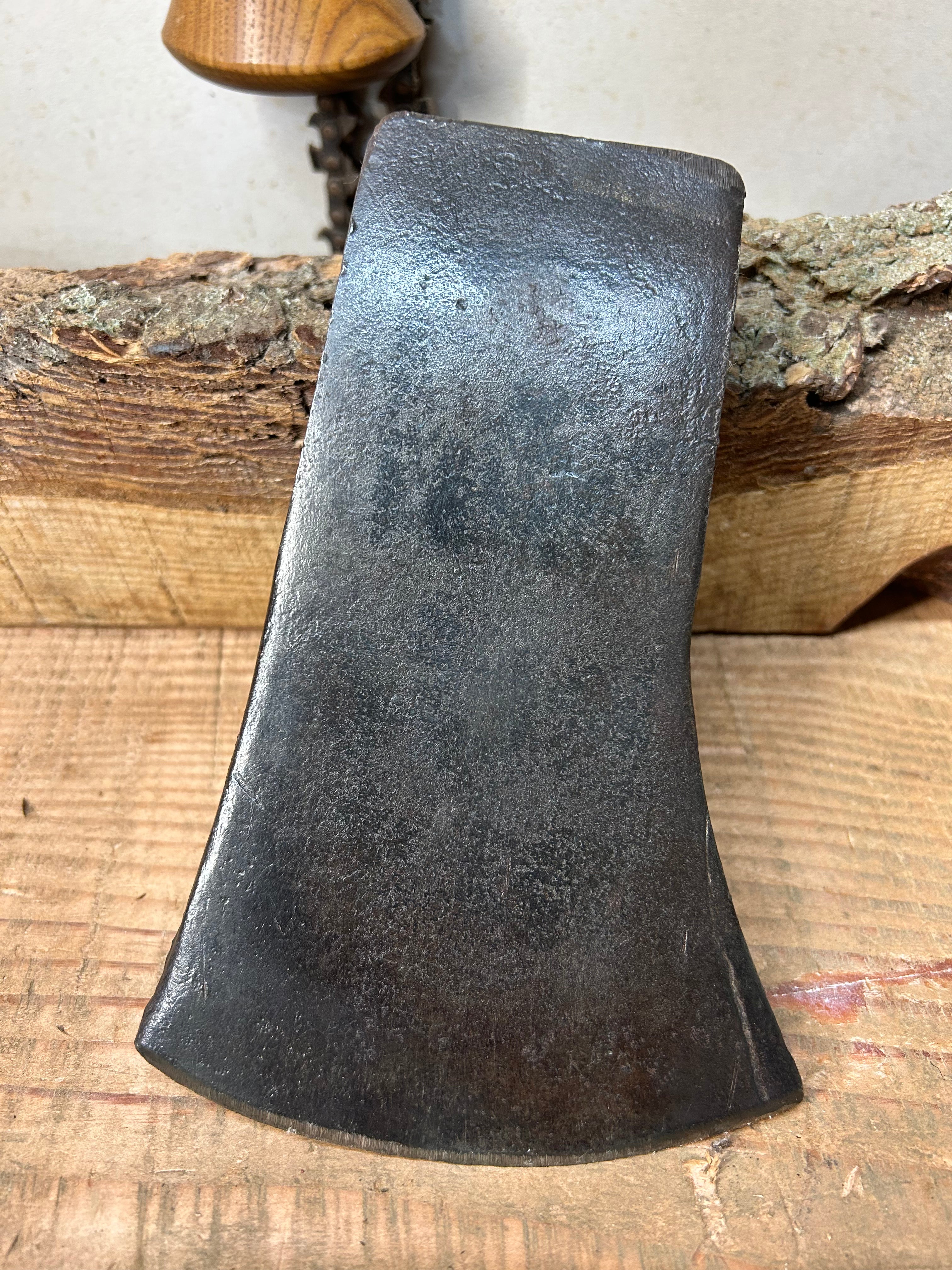 Vintage Mann 3.5lb Michigan pattern axe head